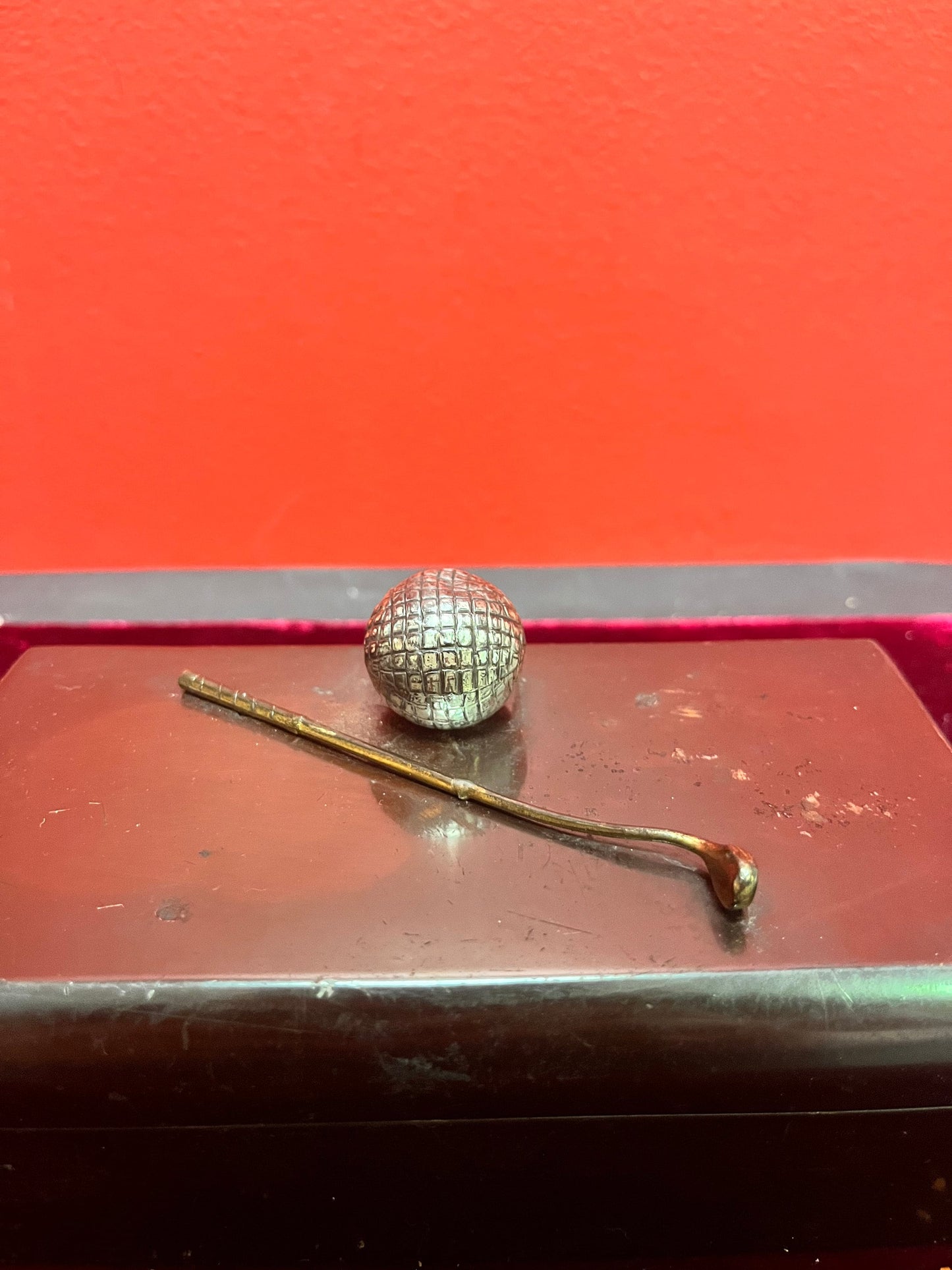 Stunning 6 x 3 x 2 high antique bronze signed Golf box  cigarettes or jewellery  golfers dream gift