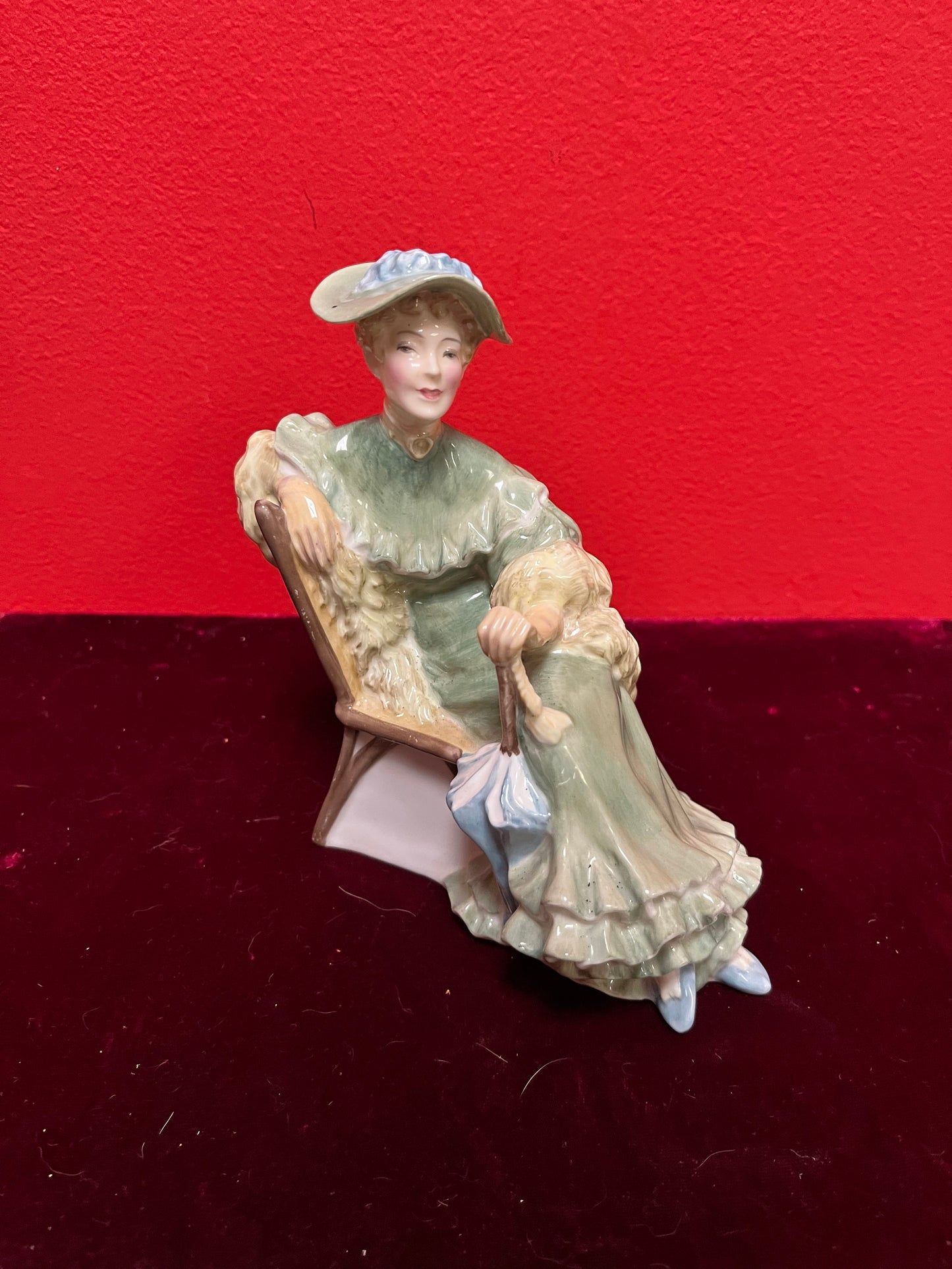 Royal doulton ascot figure  mint