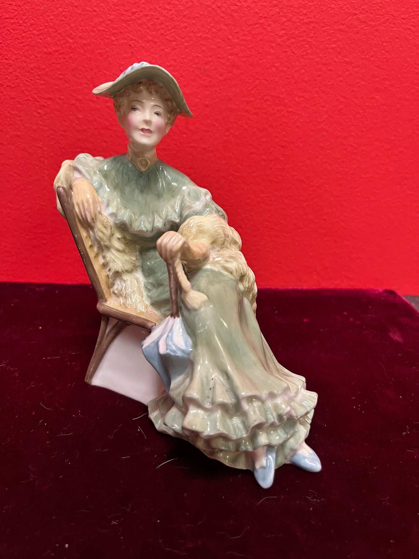 Royal doulton ascot figure  mint
