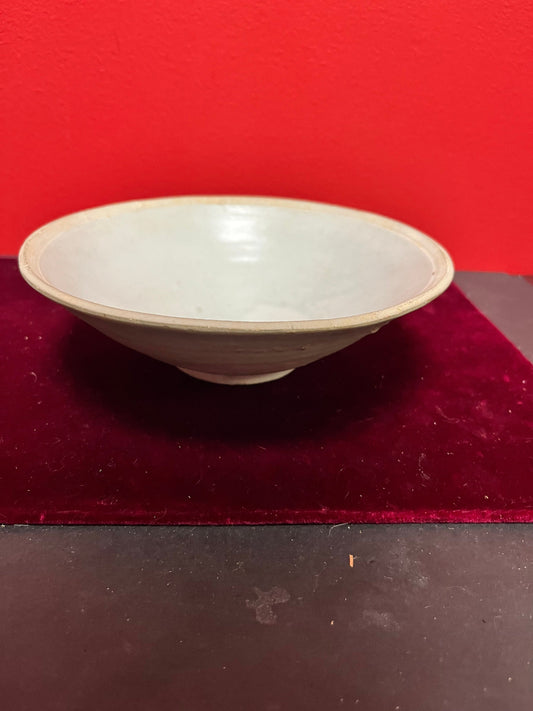 7.25 inch long, museum quality antique Chinese song dynasty bowl.