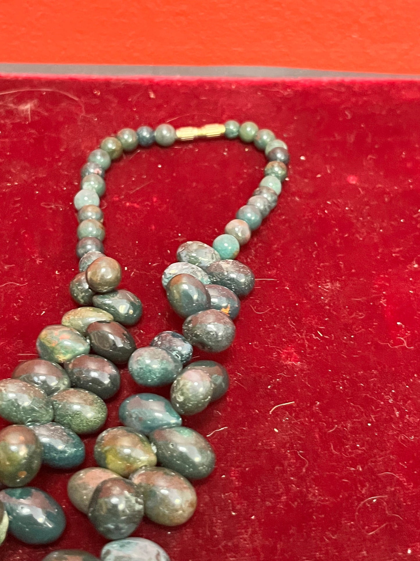 Approx 17 green stone necklace  pretty gift