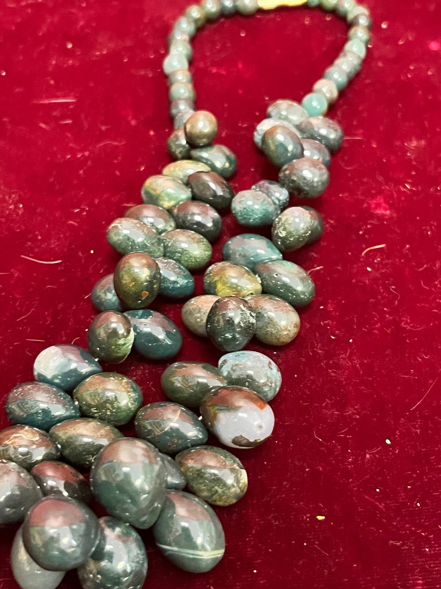 Approx 17 green stone necklace  pretty gift