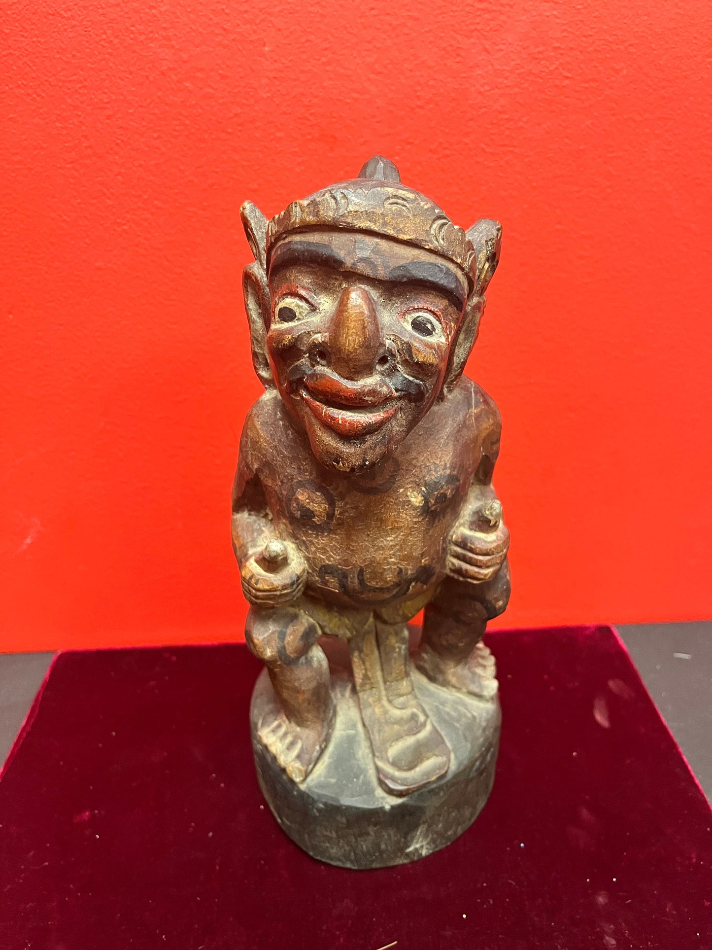 Stunning 10 inch Carved and  hand painted figure  of Hindu  God Twalen  Bali  early 1800s  museum, quality