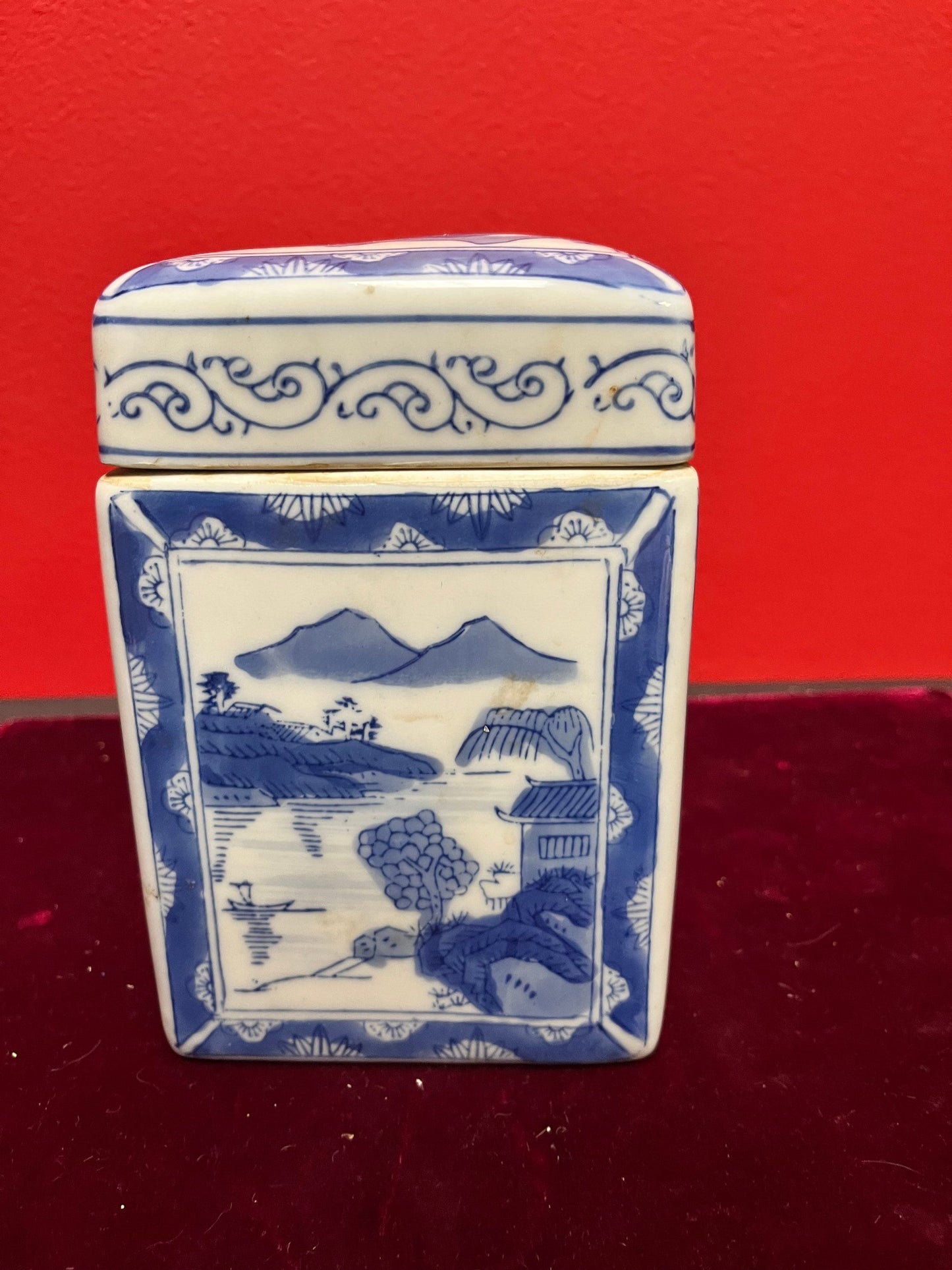 Lovely 4 x 6 high Chinese signed older porcelain box with lid  great condition  perfect gift