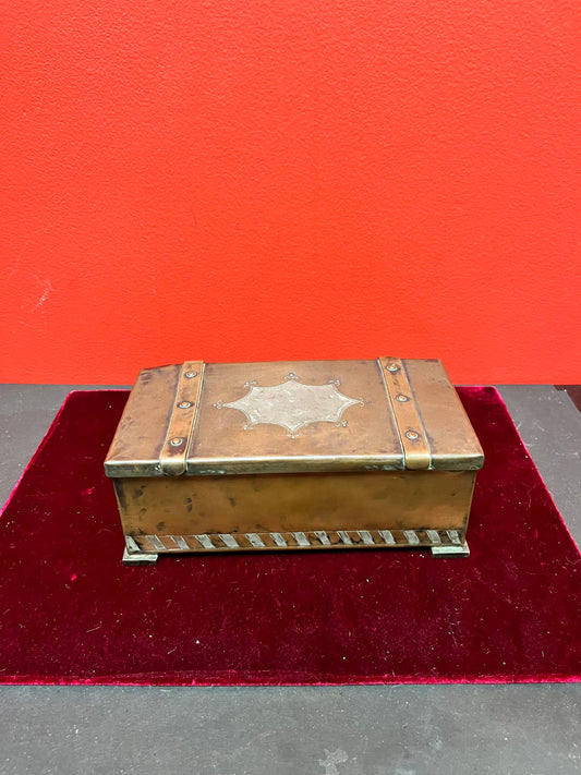 A  Stunning English arts and crafts copper and silver inkwell set ! Fabulous conditioning quality