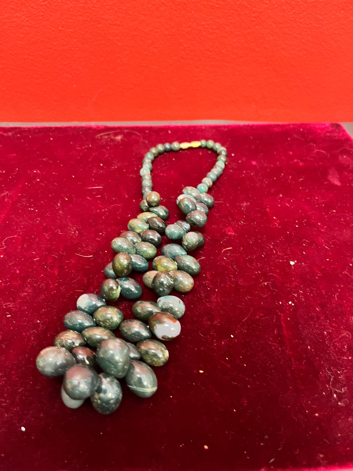 Approx 17 green stone necklace  pretty gift