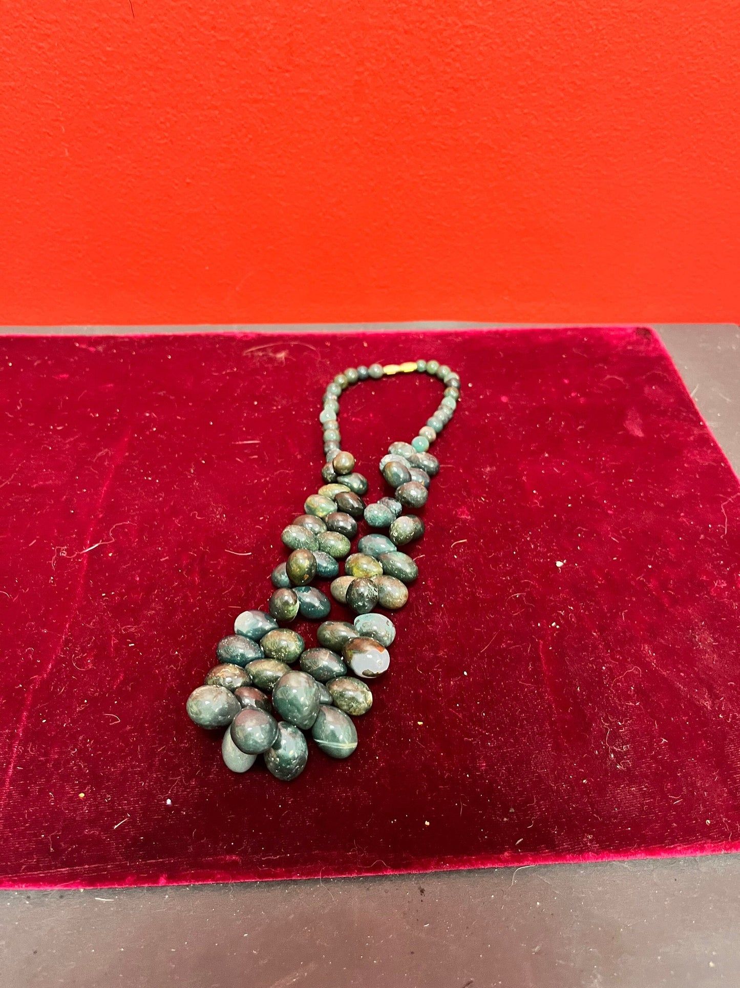 Approx 17 green stone necklace  pretty gift