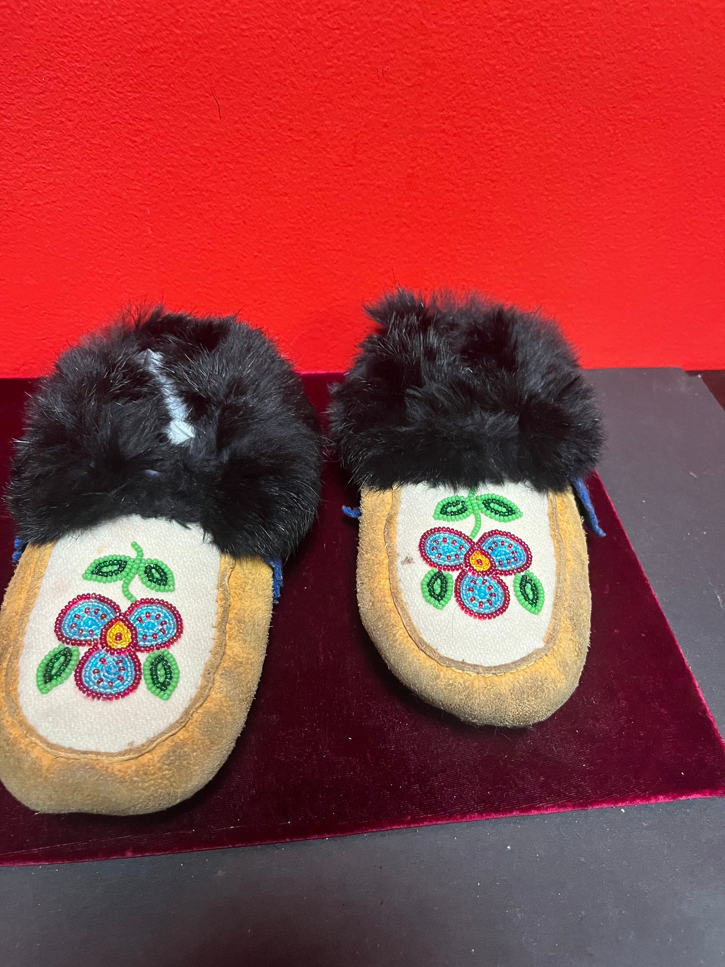 7 1/2 inch long indigenous First Nations Pacific Northwest coast  beaded and leather and fur moccasin shoes  good condition