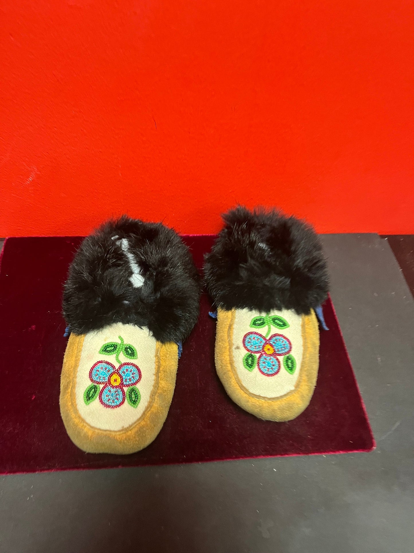 7 1/2 inch long indigenous First Nations Pacific Northwest coast  beaded and leather and fur moccasin shoes  good condition