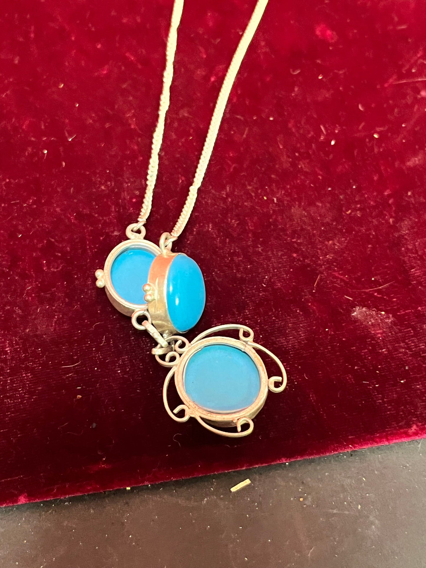 Approximate 16 inch long turquoise and silver necklace great gift