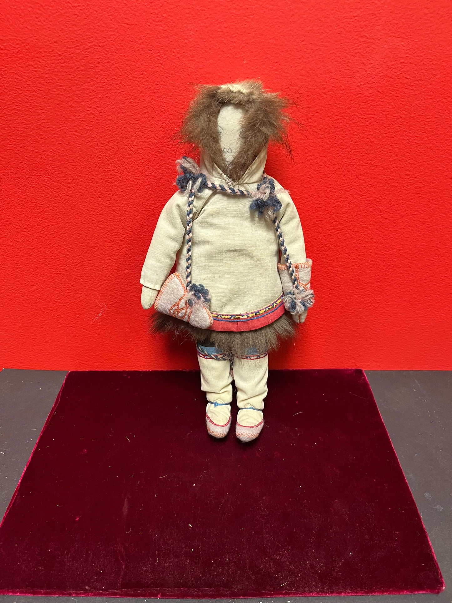 12 inch tall cloth and fur Canadian inuit Eskimo doll  antique in very good condition  beautiful piece