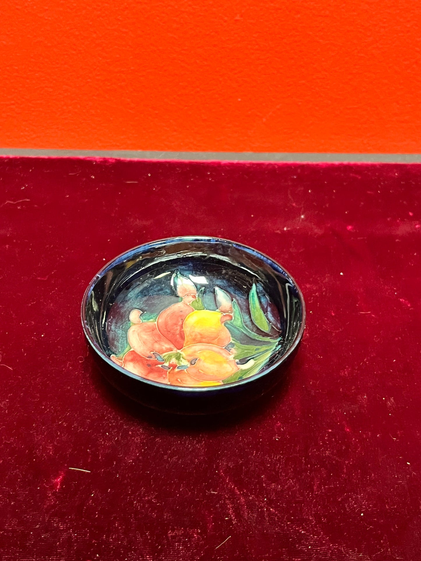 Moorcroft hibiscus bowl in good condition-3 inches  value priced