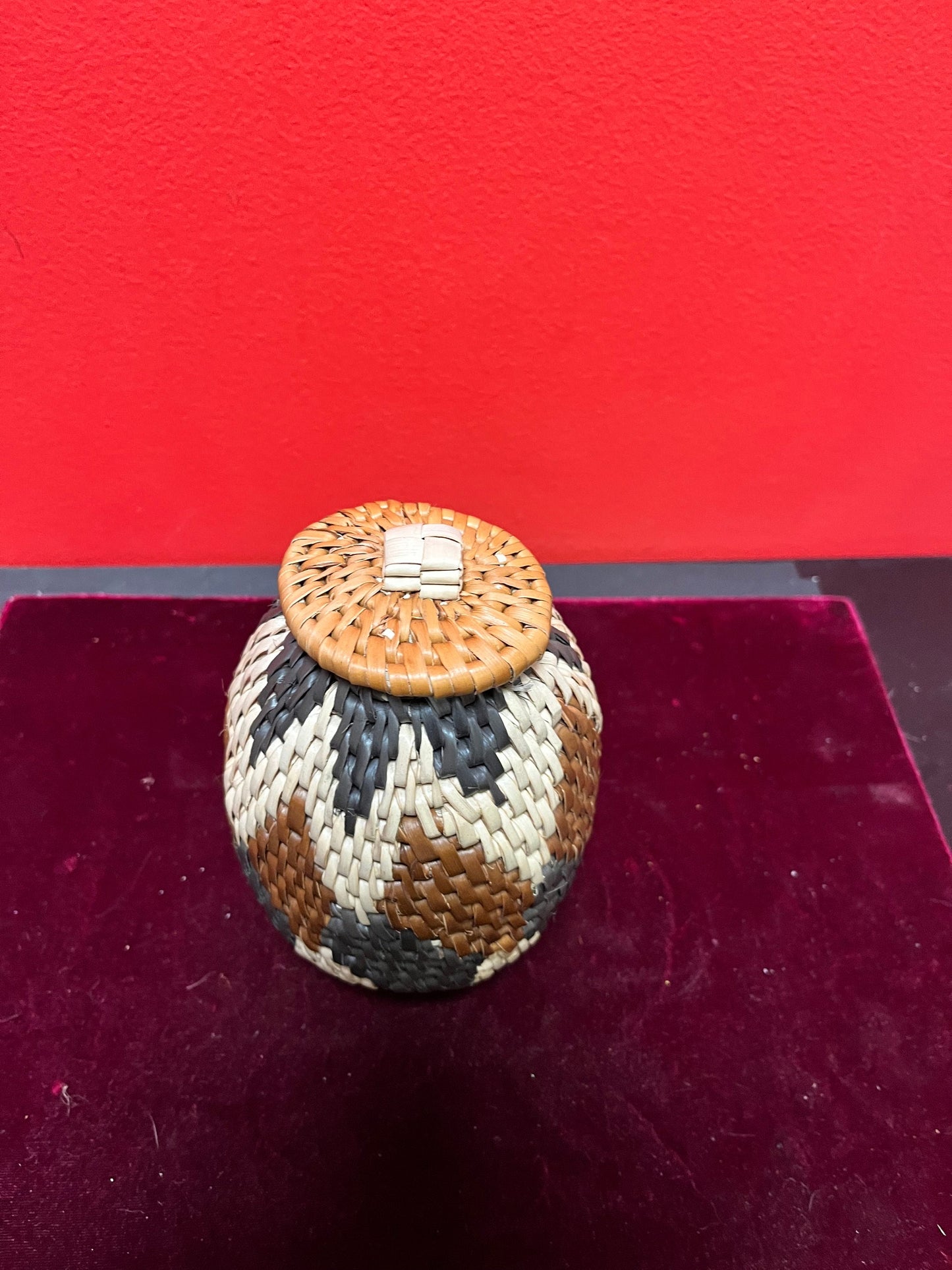 Lovely 6 inch authentic African Zulu woven basket or box  great look
