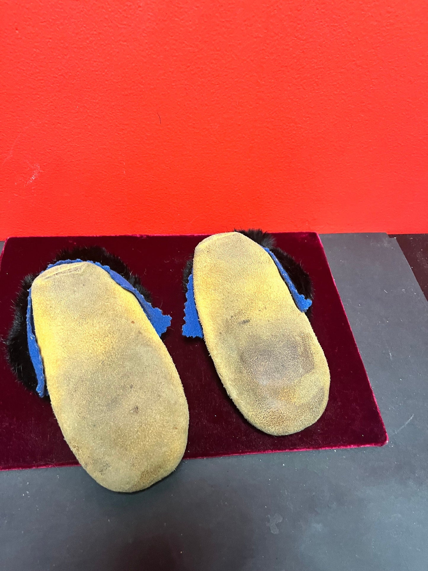 7 1/2 inch long indigenous First Nations Pacific Northwest coast  beaded and leather and fur moccasin shoes  good condition