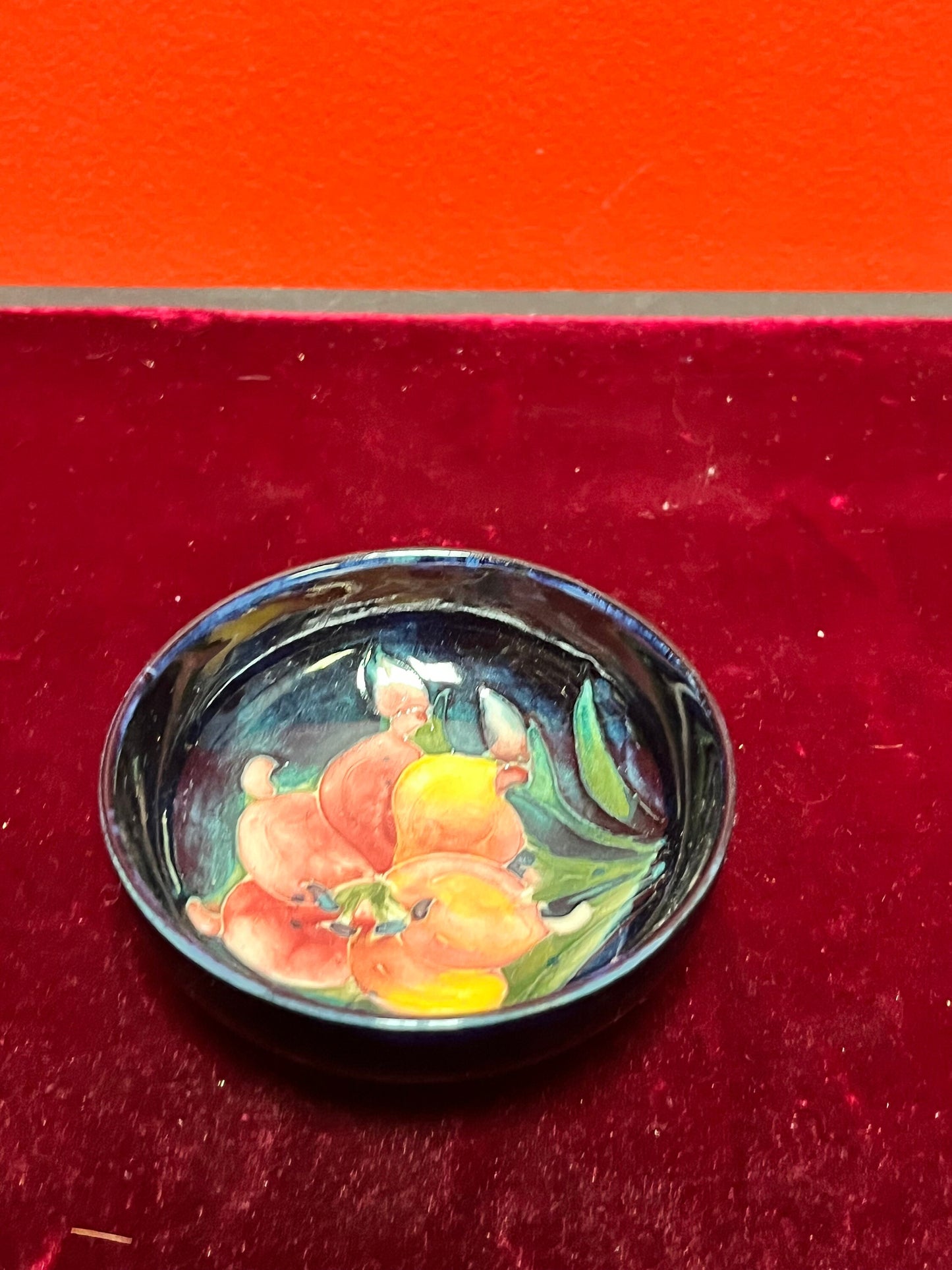 Moorcroft hibiscus bowl in good condition-3 inches  value priced