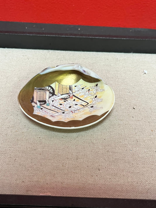 3.5 inch lovely Japanese hand painted oyster shell.