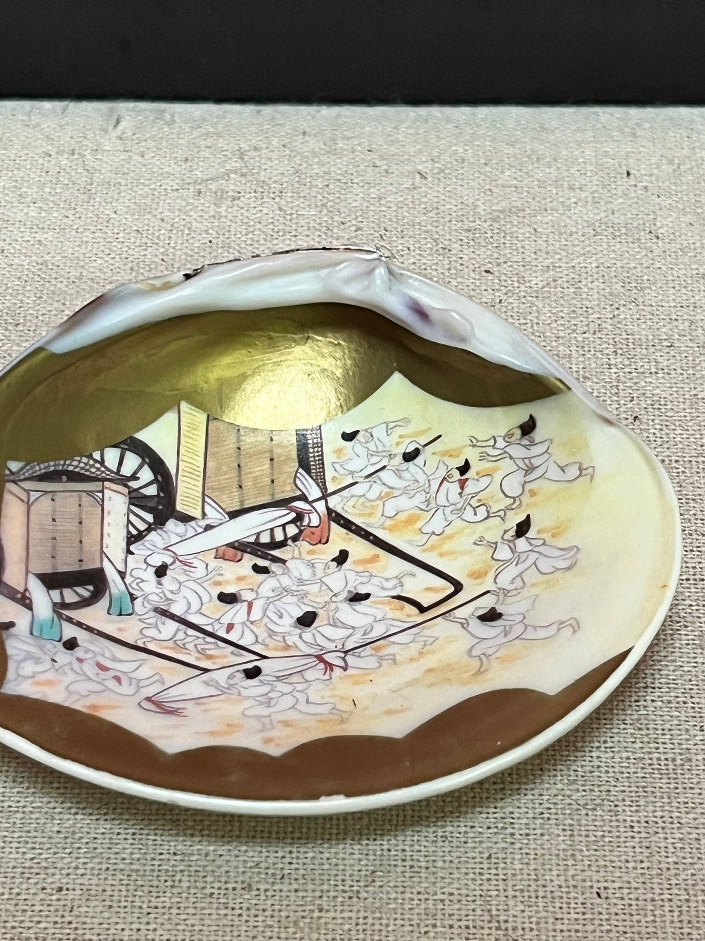 3.5 inch lovely Japanese hand painted oyster shell.