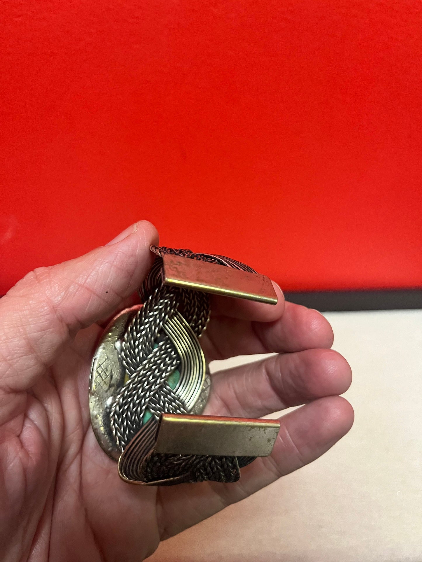 Stunning 2 1/2 inch wide unmarked Navajo silver and giant turquoise bracelet  beautiful gift  wow  28 grams