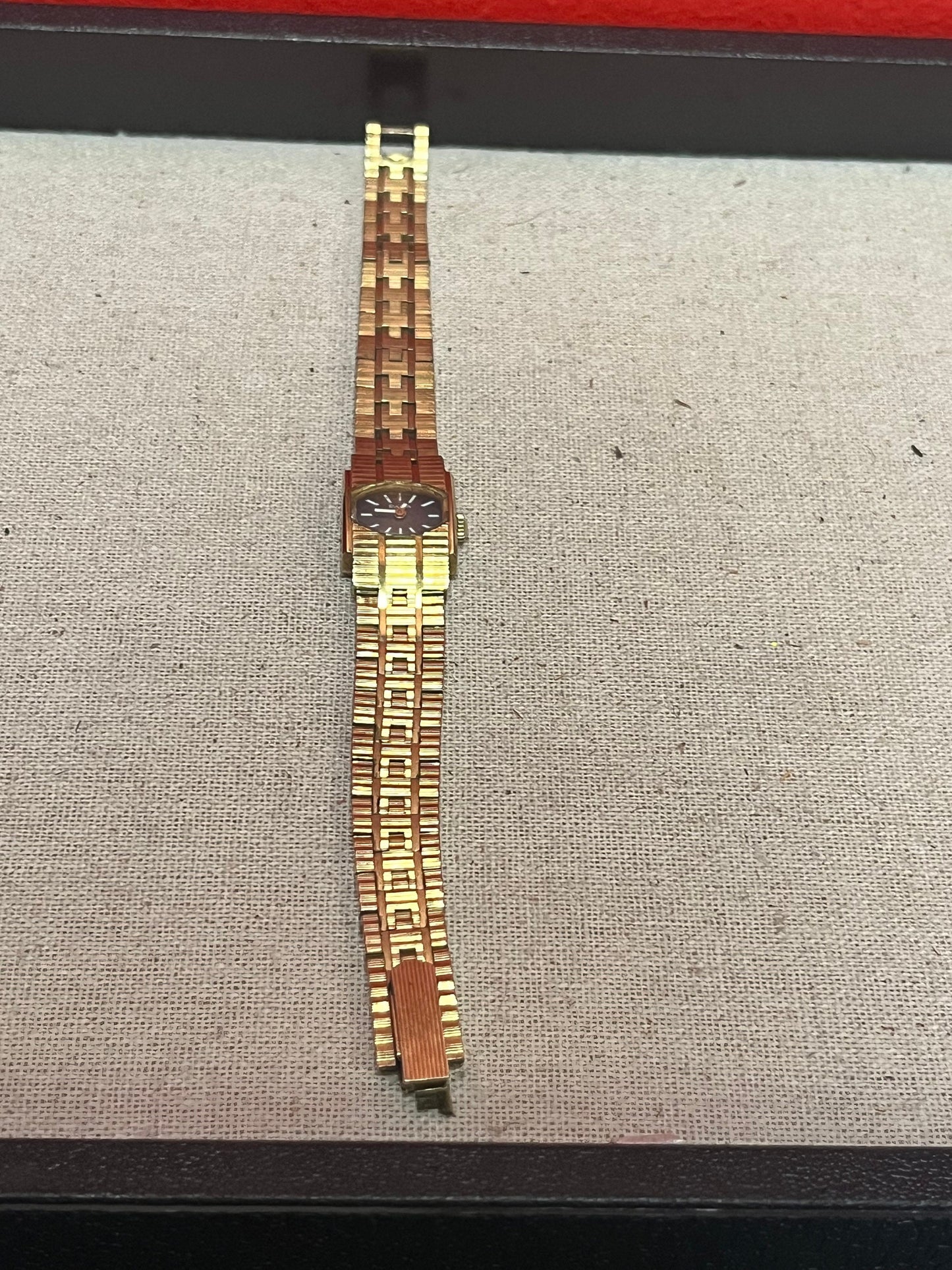 7 inch bulova  ladies watch  as is