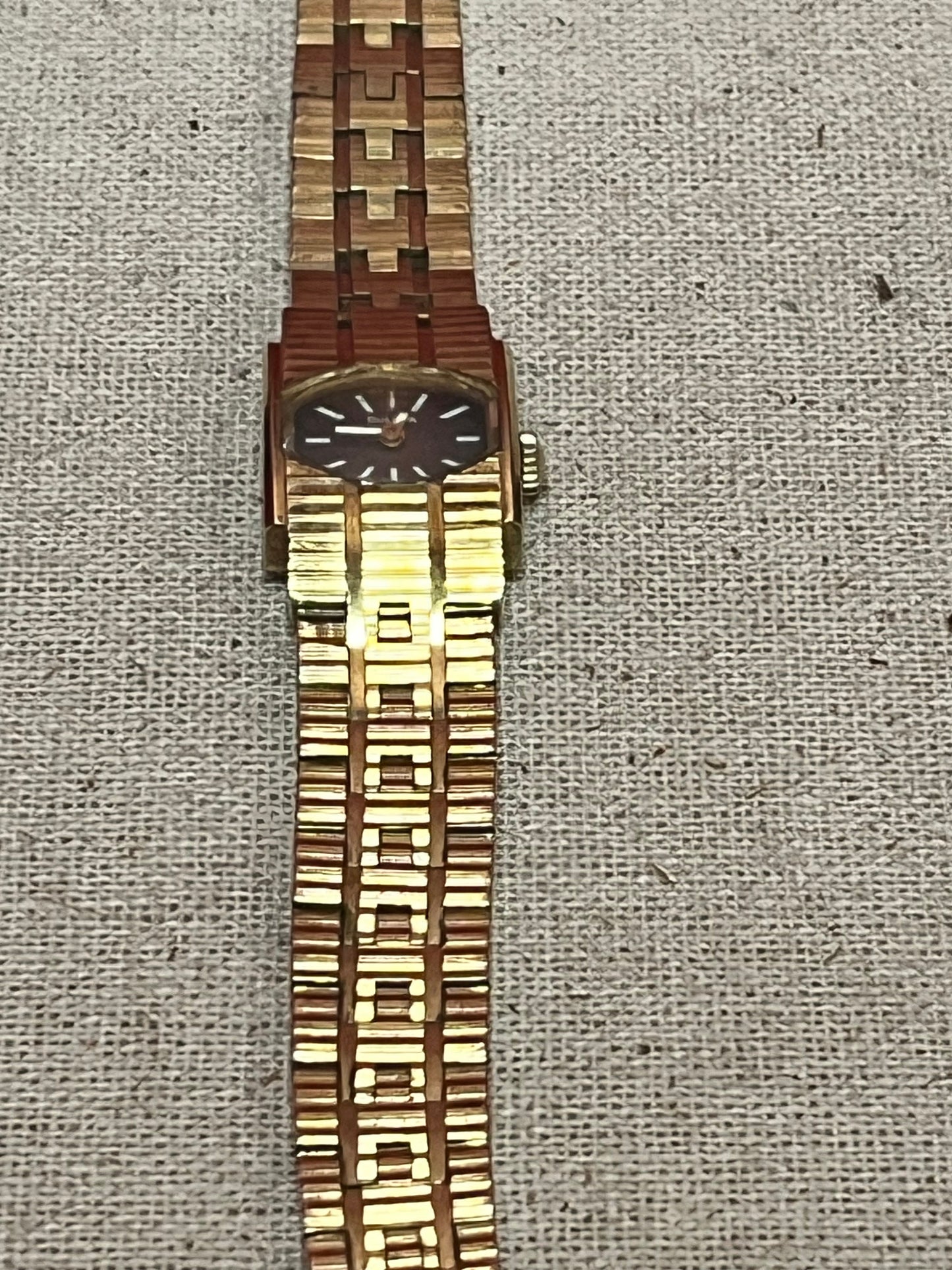 7 inch bulova  ladies watch  as is