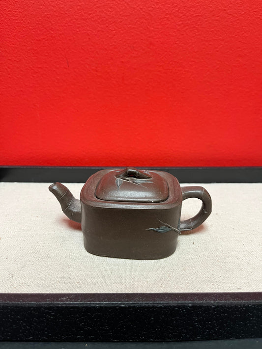 Beautiful 5 inch long, Chinese signed purple clay yixing teapot in perfect condition