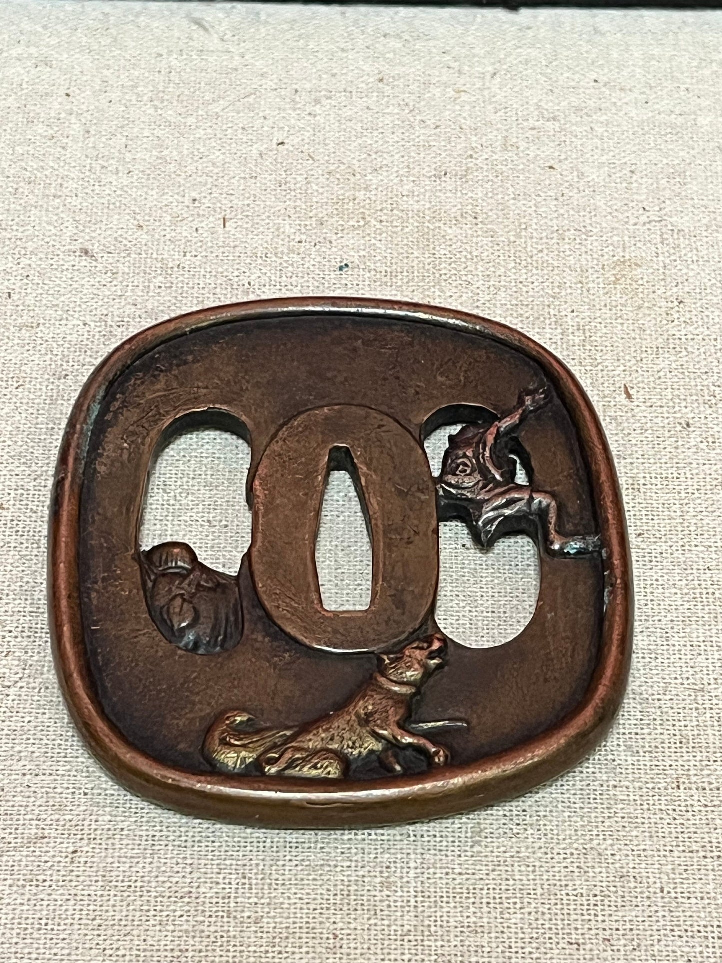 Stunning 3 inch Japanese bronze samurai Tsuba  great imagery  signed and in good condition  from important collection