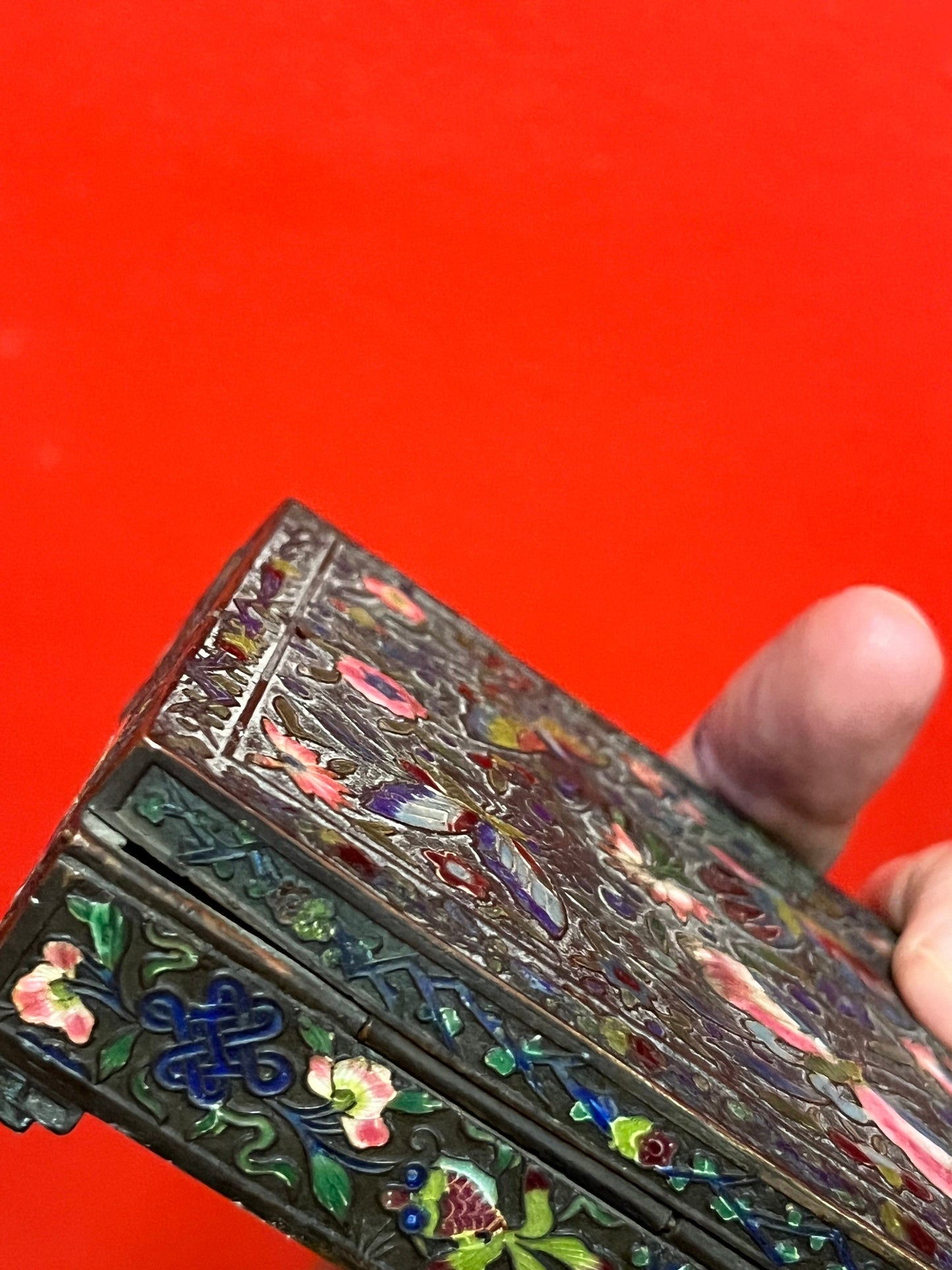 Lovely antique Chinese enamel box  4 1/2 x 3 1/2 by one and a half inch thick  nice condition  great value