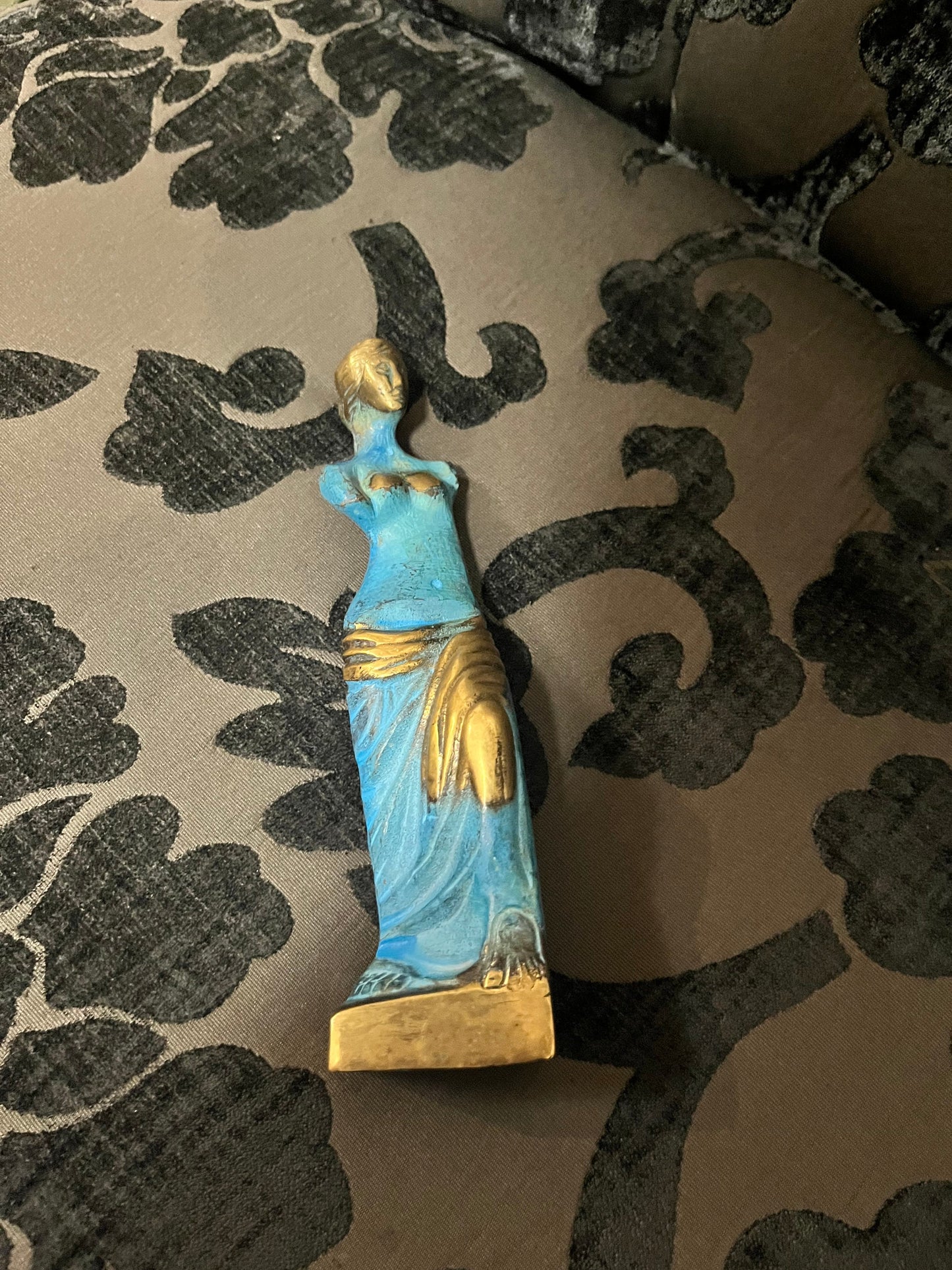 Lovely 7 inch tall bronze Greek Venus statue