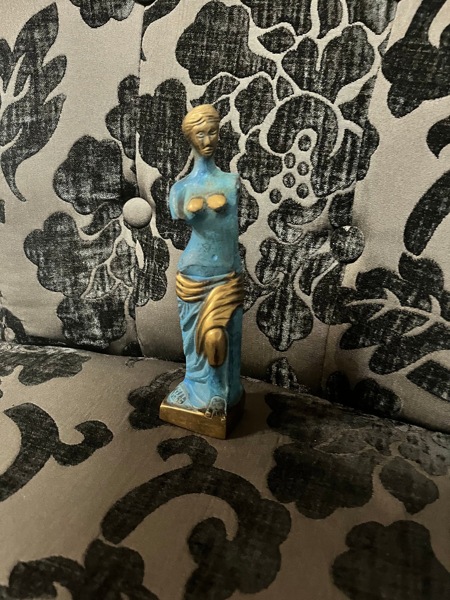 Lovely 7 inch tall bronze Greek Venus statue