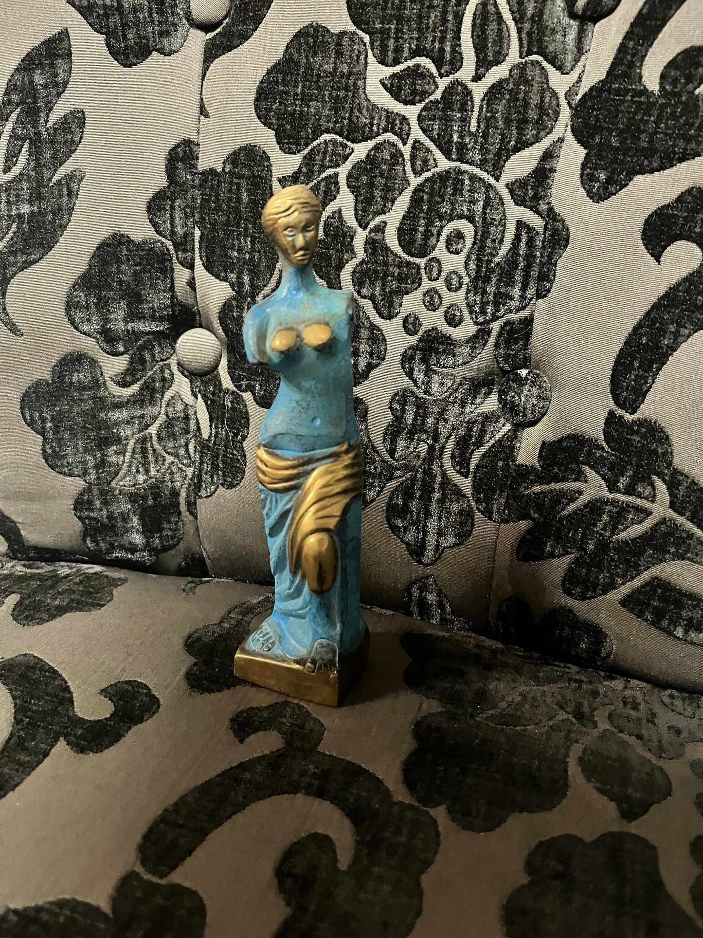 Lovely 7 inch tall bronze Greek Venus statue