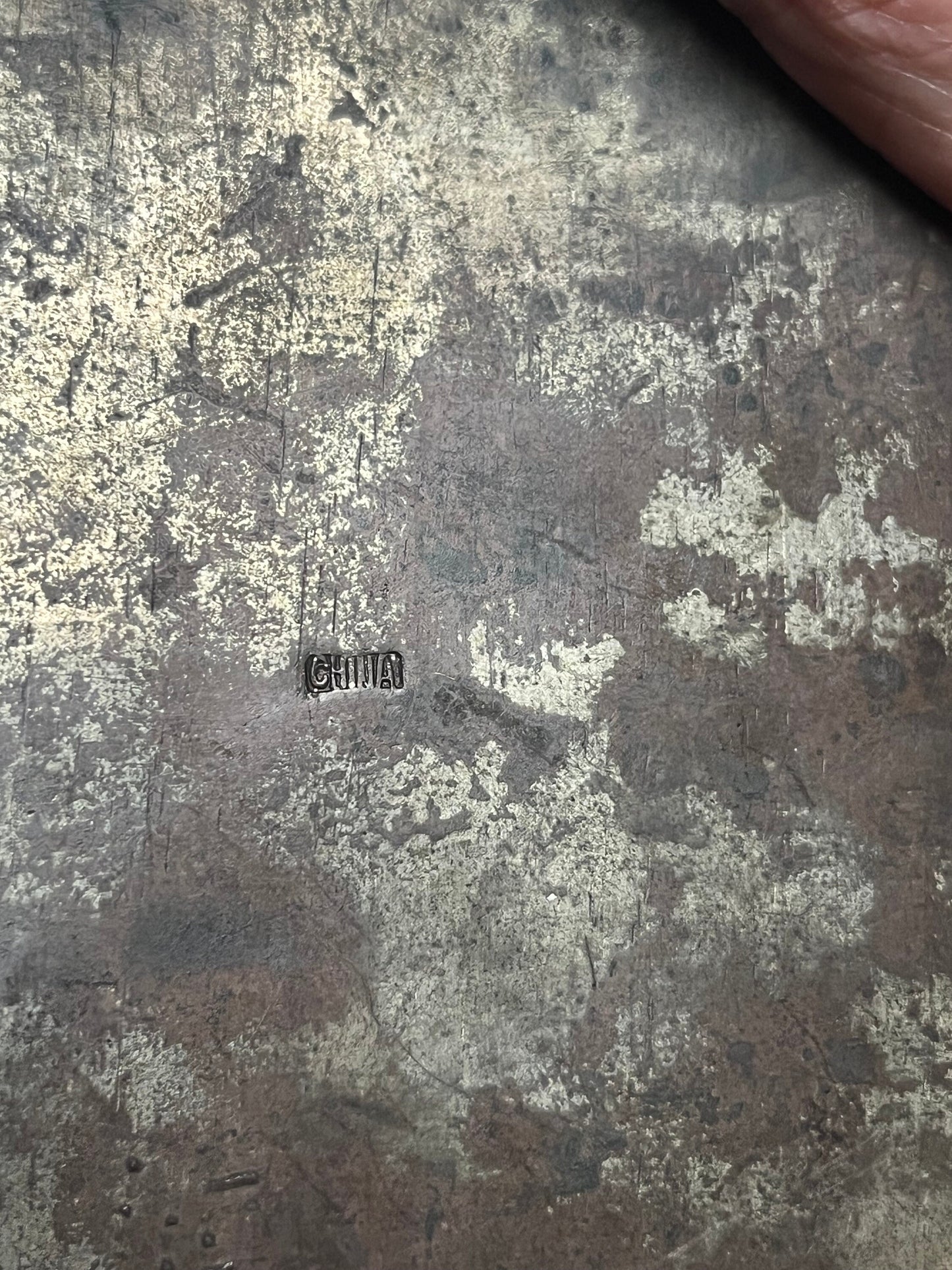 Rare 20th century Chinese enamel box   absolutely stunning condition  perfect gift