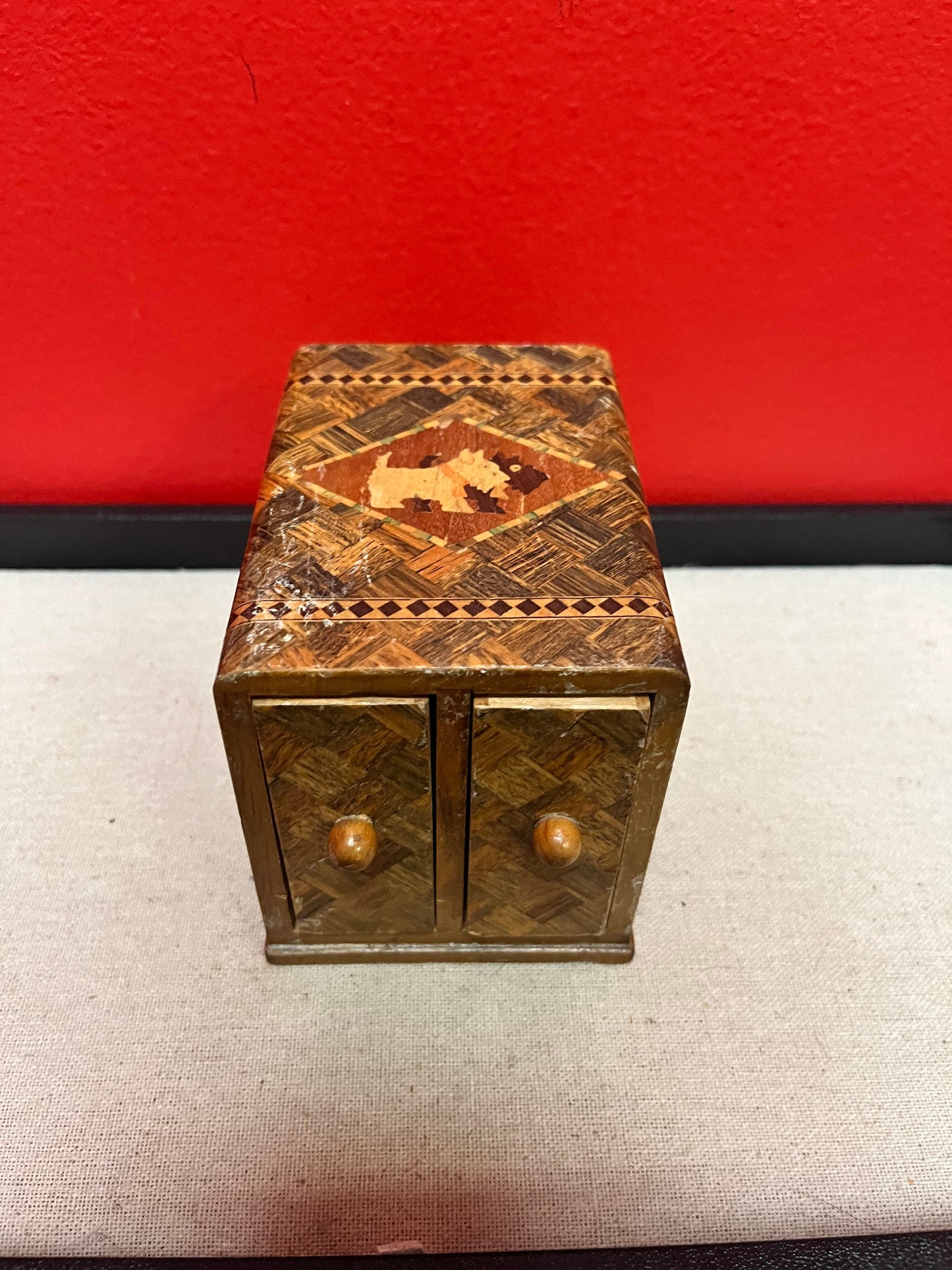 Lovely antique English 4 x 3 x 2 wide inlaid wooden playing card box with Scotty dogs on top minor scratches