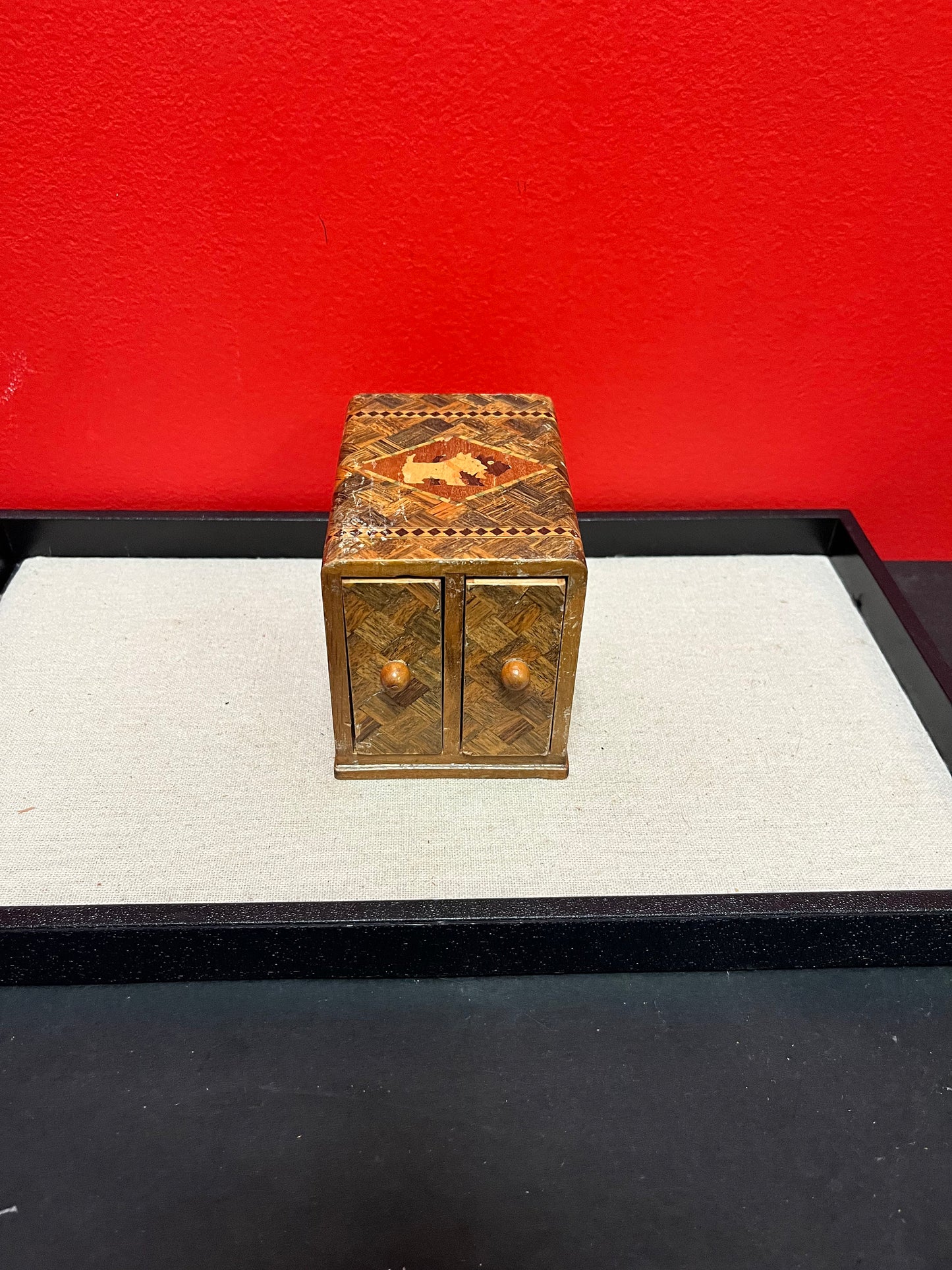 Lovely antique English 4 x 3 x 2 wide inlaid wooden playing card box with Scotty dogs on top minor scratches