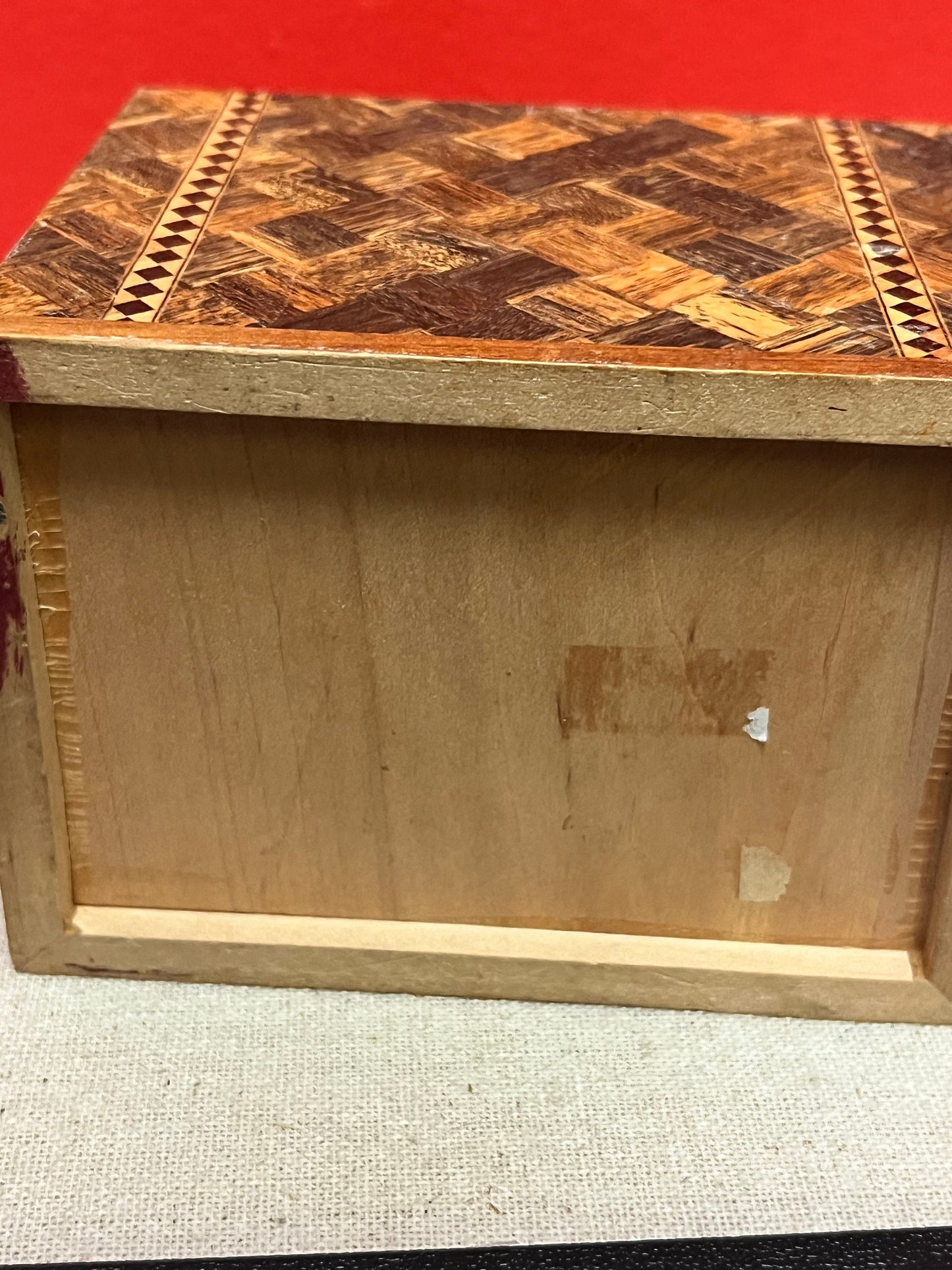 Lovely antique English 4 x 3 x 2 wide inlaid wooden playing card box with Scotty dogs on top minor scratches