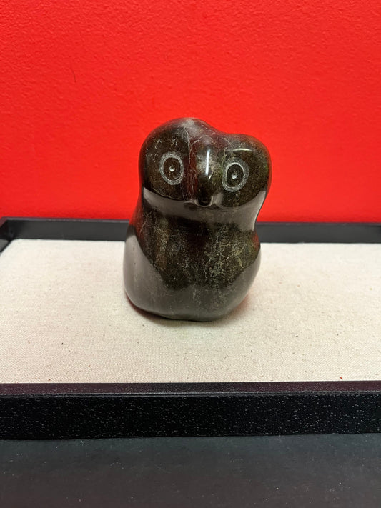 Absolutely stunning museum quality 5 inch tall signed indigenous Inuit soapstone owl  mint condition  really quality piece