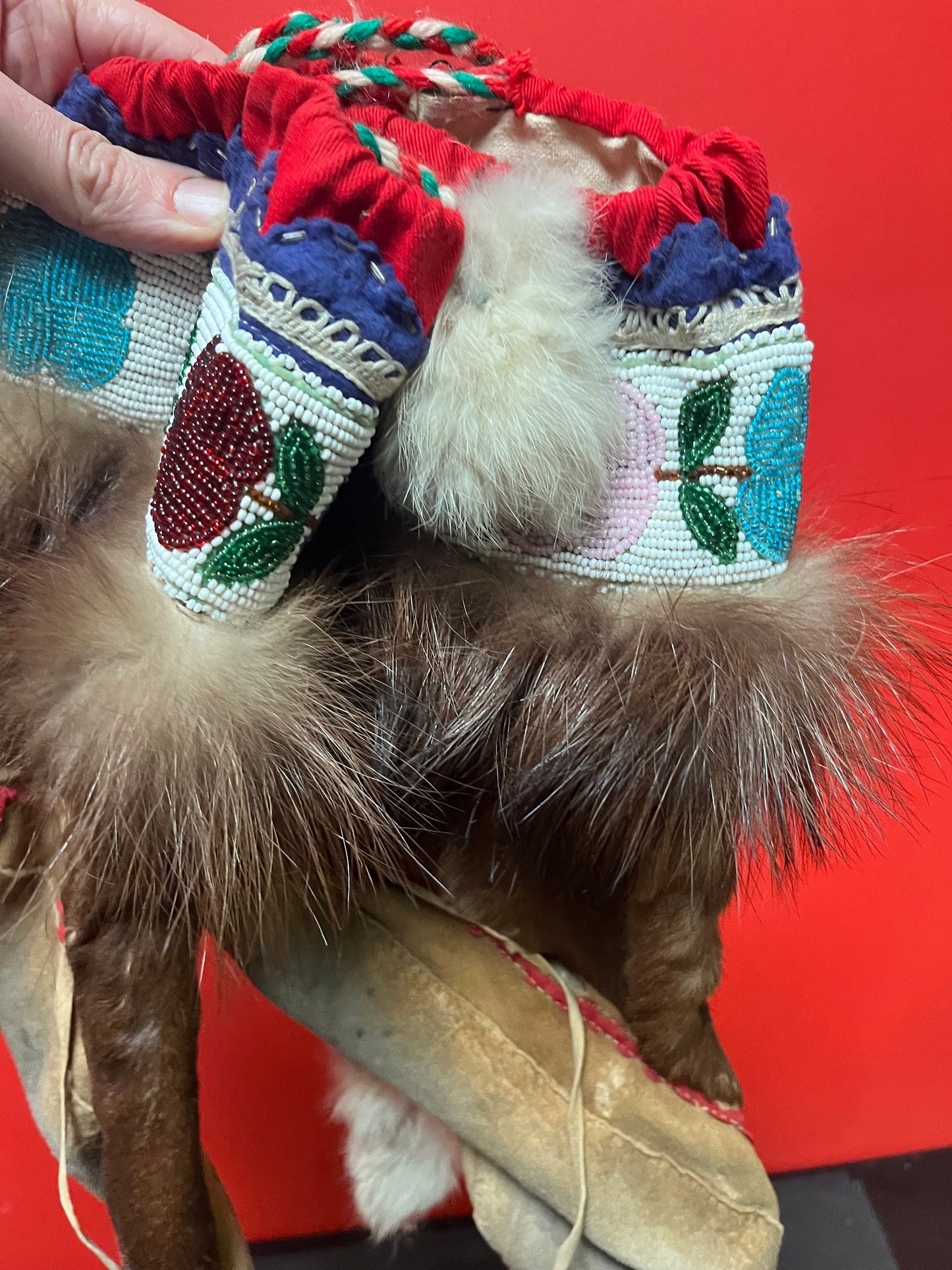 Lovely 10 x 13“ antique beaded indigenous, first nations, Pacific Northwest coast moccasin boots