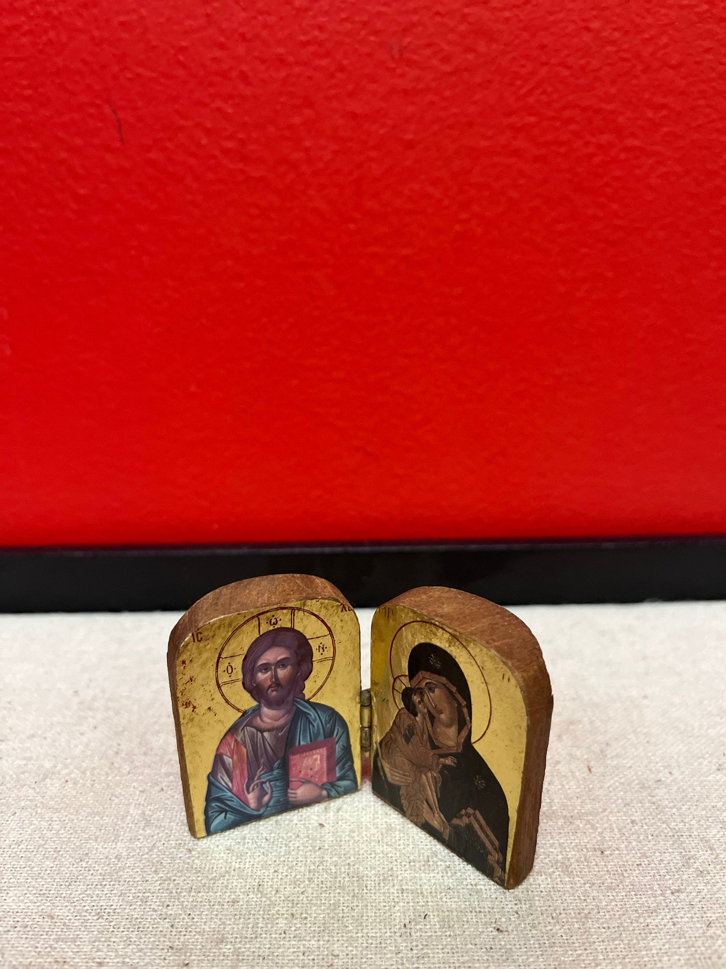 Lovely 2 inch handpainted eastern European icon great condition tiny beauty