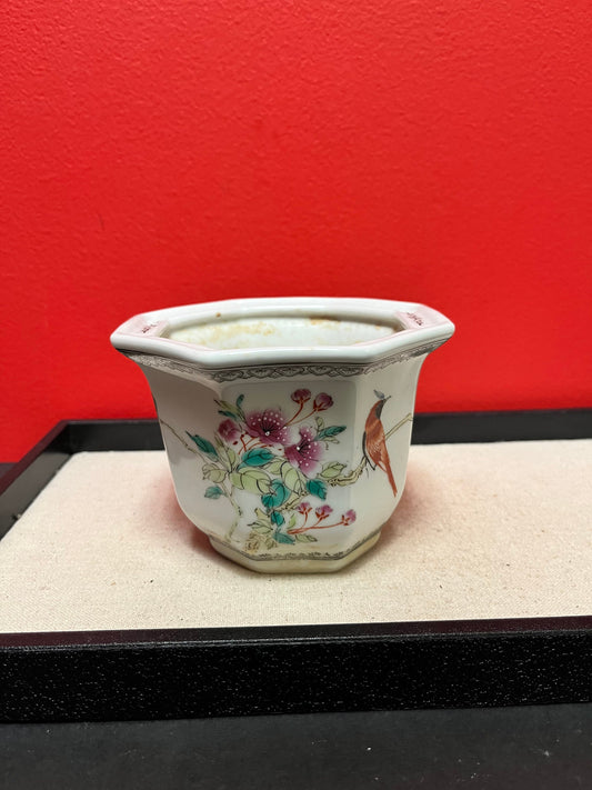 5 x 4“ high Chinese signed porcelain plant pot great condition