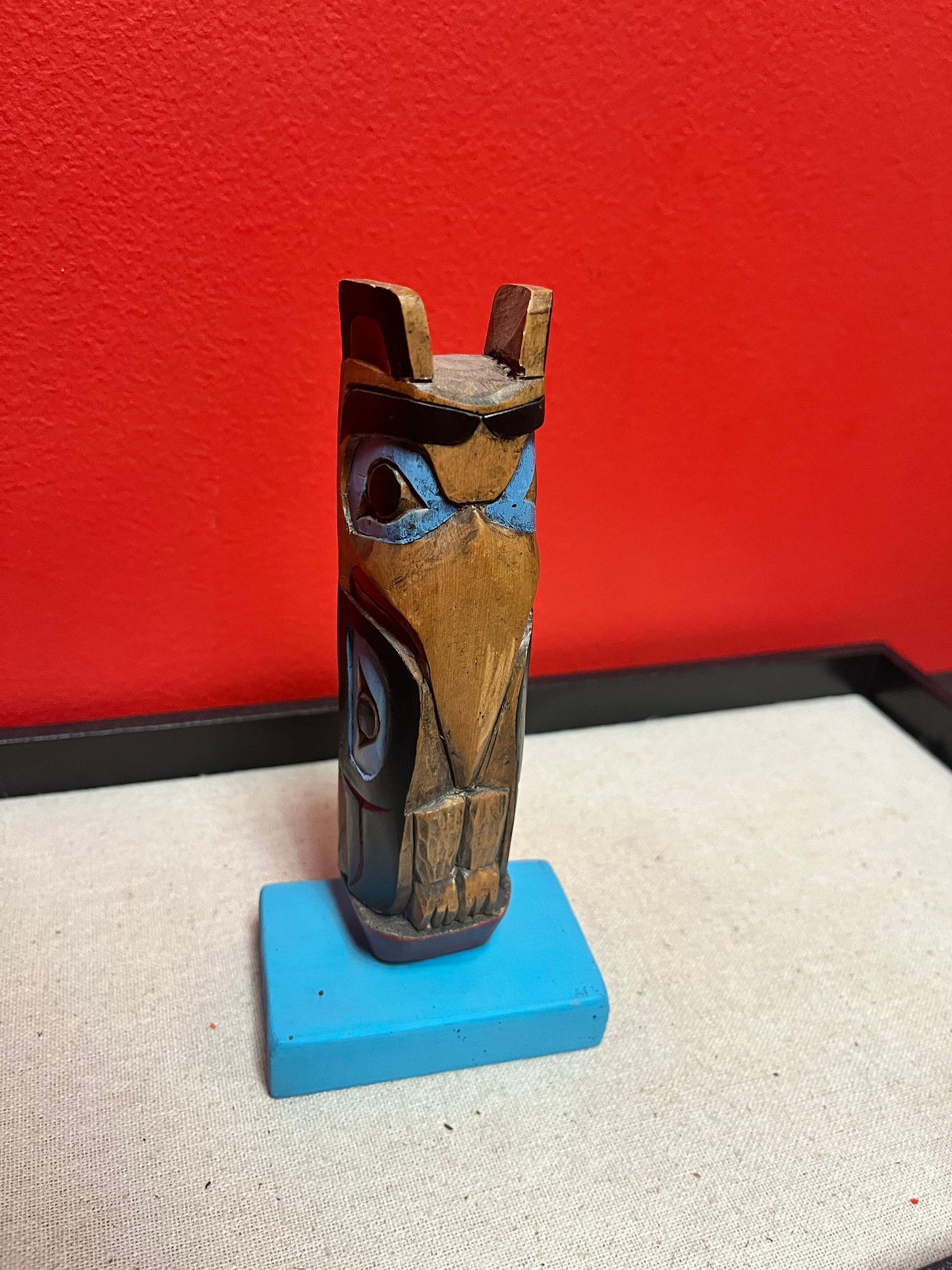 A  Lovely indigenous first nations  Pacific Northwest Coast totem pole   great detail - 7 inches tall  signed polychrome beauty