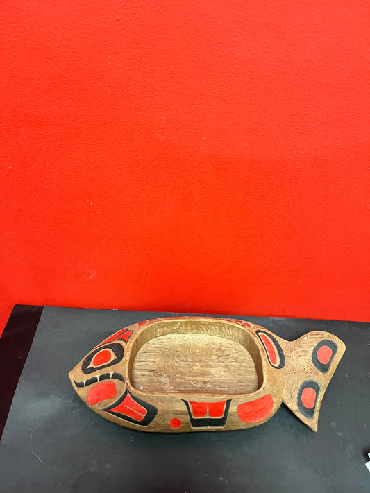 Stunning 16 inch long, signed indigenous, first nations northwest coast halibut feast bowl  — great imagery and detail