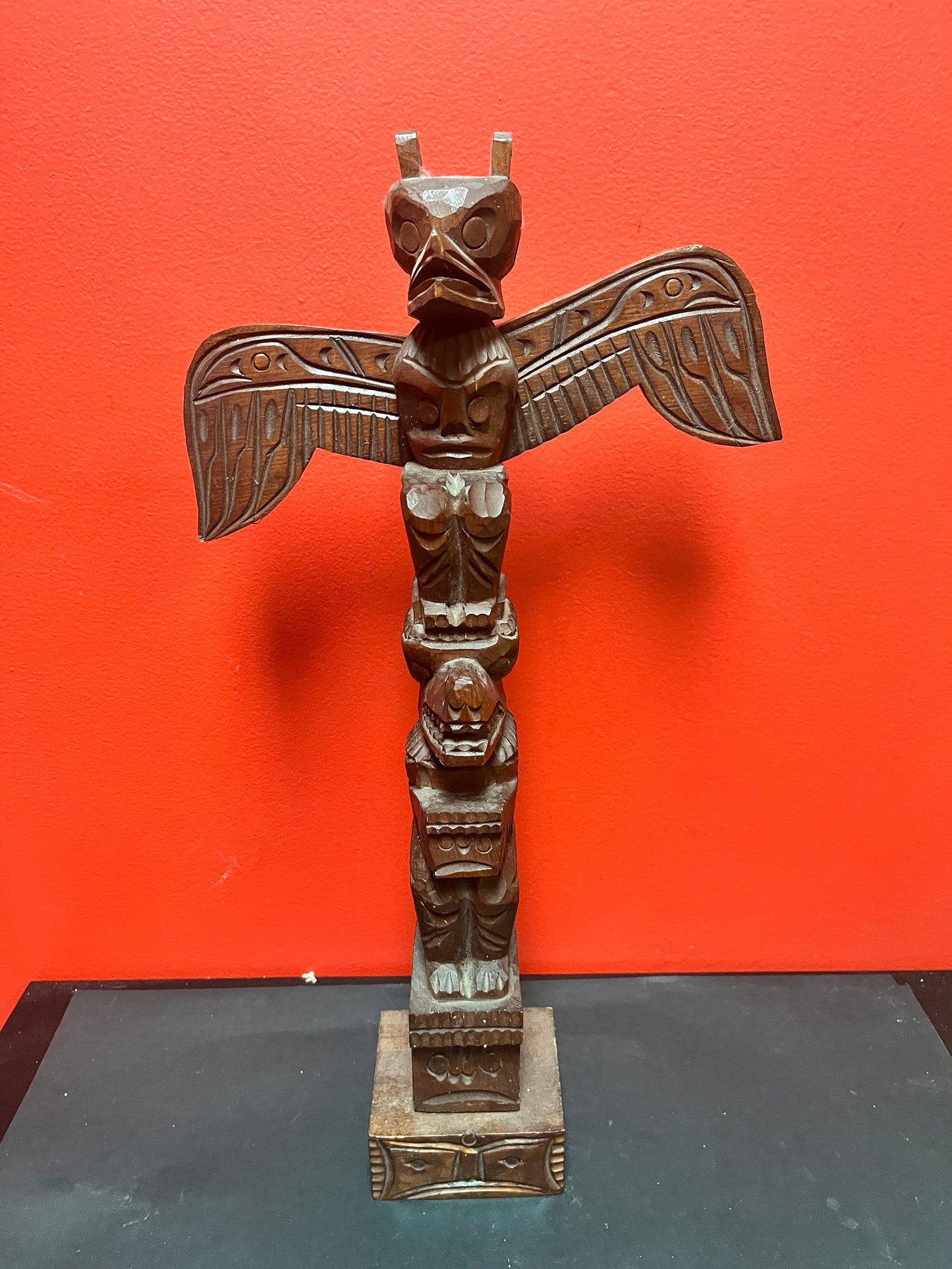 A Indigenous stunning 20 x 10 inches First Nations Pacific Northwest totem pole attributed to jimmy john 1876 - 1978 Nuuchah Nulth