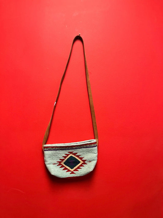 Lovely vintage tribal Mexican handbag  11 x 7“ high with long leather strap - Navajo style in great condition