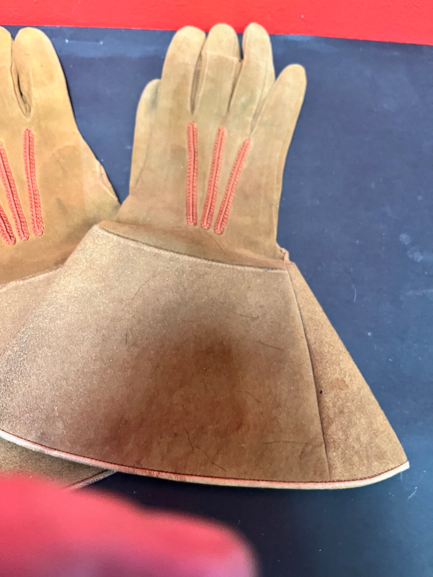 Lovely 12 inch Canadian leather vintage, indigenous gloves