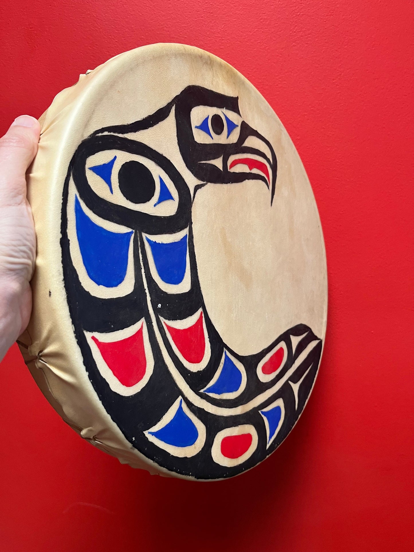 Fabulous indigenous first nations Pacific northwest coast signed 16“ x 3“ thick drum with amazing sound  ceremonial piece