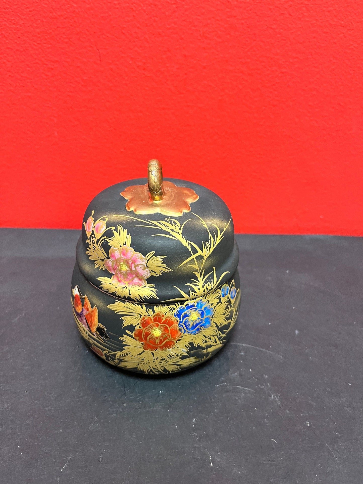 Antique Japanese Satsuma  stunning Japanese painted Satsuma lidded pot - 5 inches high and signed in mint condition