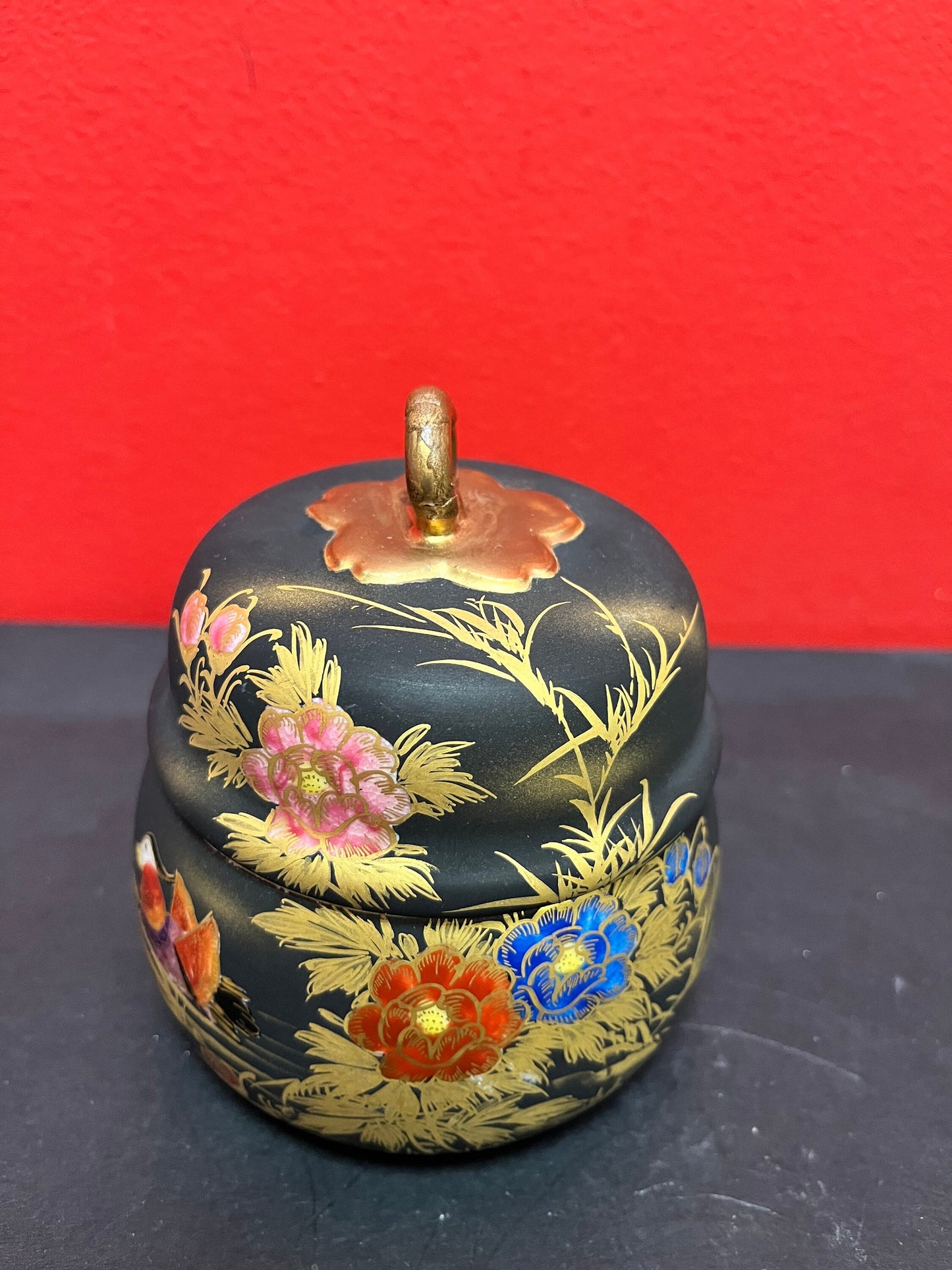 Antique Japanese Satsuma  stunning Japanese painted Satsuma lidded pot - 5 inches high and signed in mint condition
