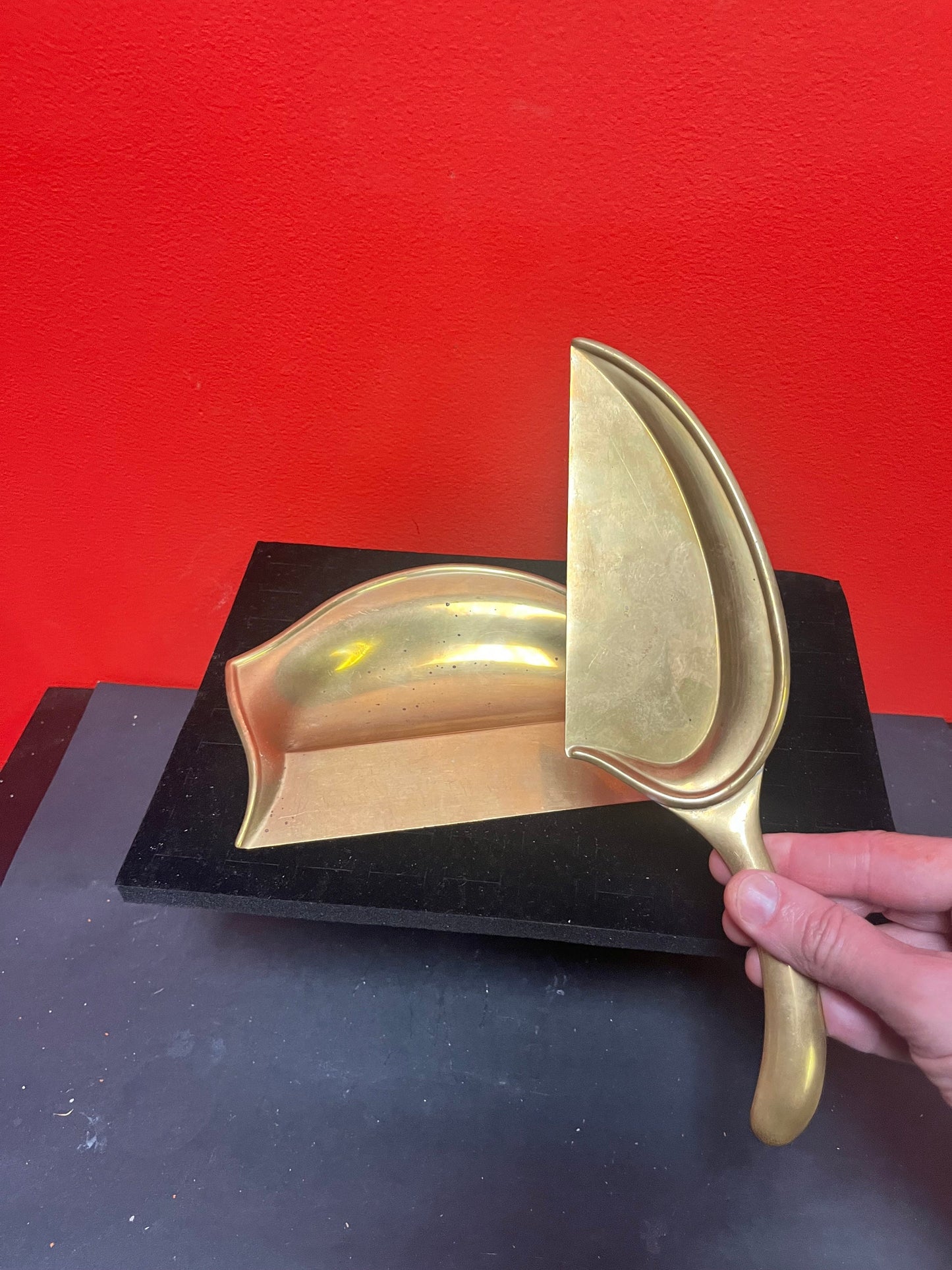 Stenhau New York brass crumb tray and scoop  approximately 9 inches -