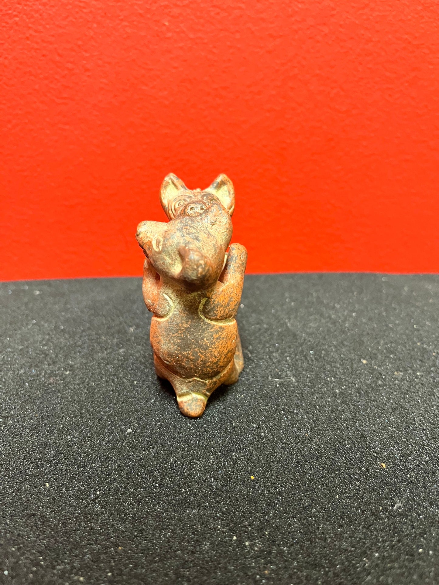 3 inch high vintage Colombian Clay statue of pigs kissing  whimsical statue in perfect condition