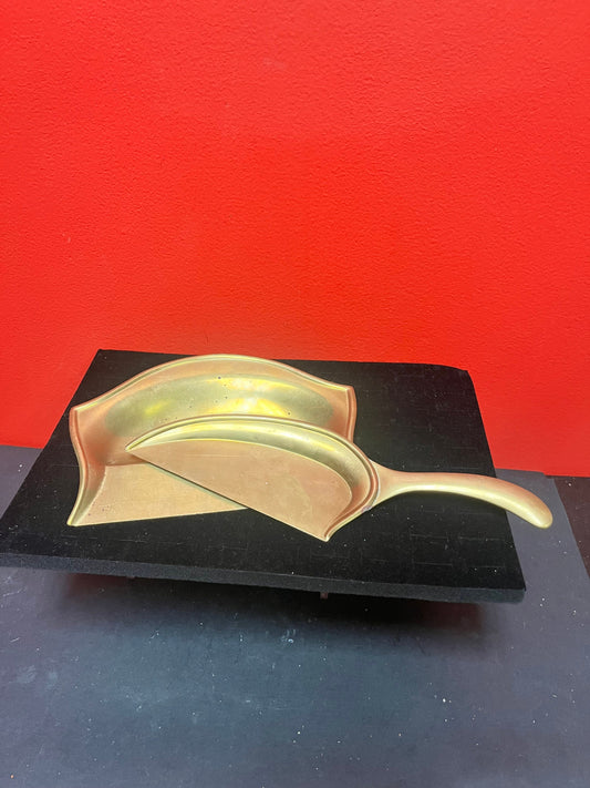 Stenhau New York brass crumb tray and scoop  approximately 9 inches -