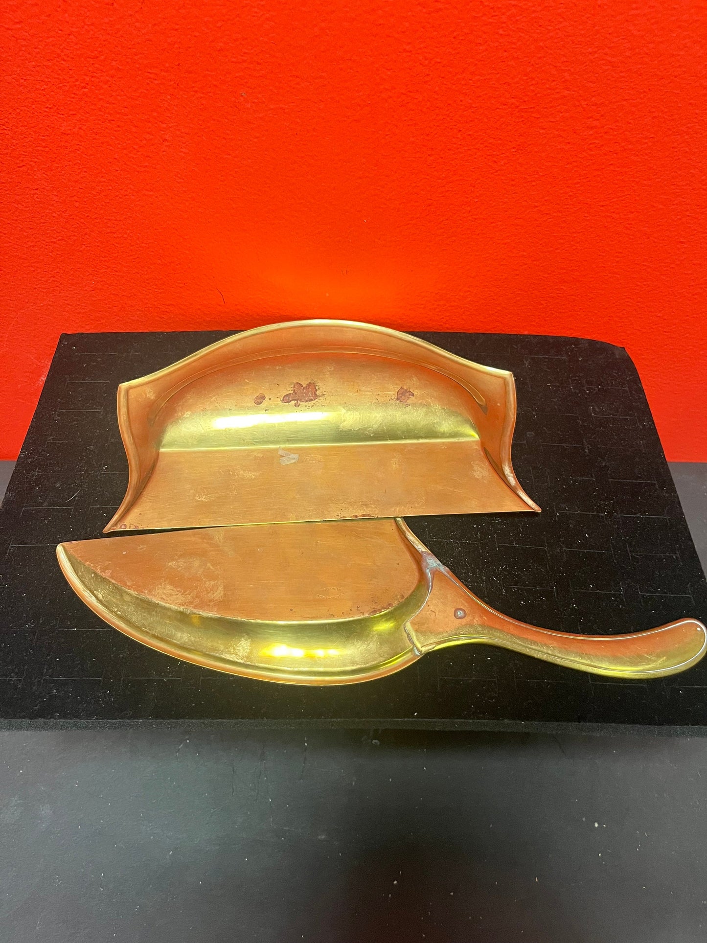 Stenhau New York brass crumb tray and scoop  approximately 9 inches -